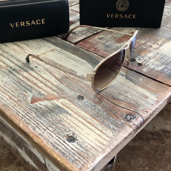 Versace sunglasses - Picture 6 of 8